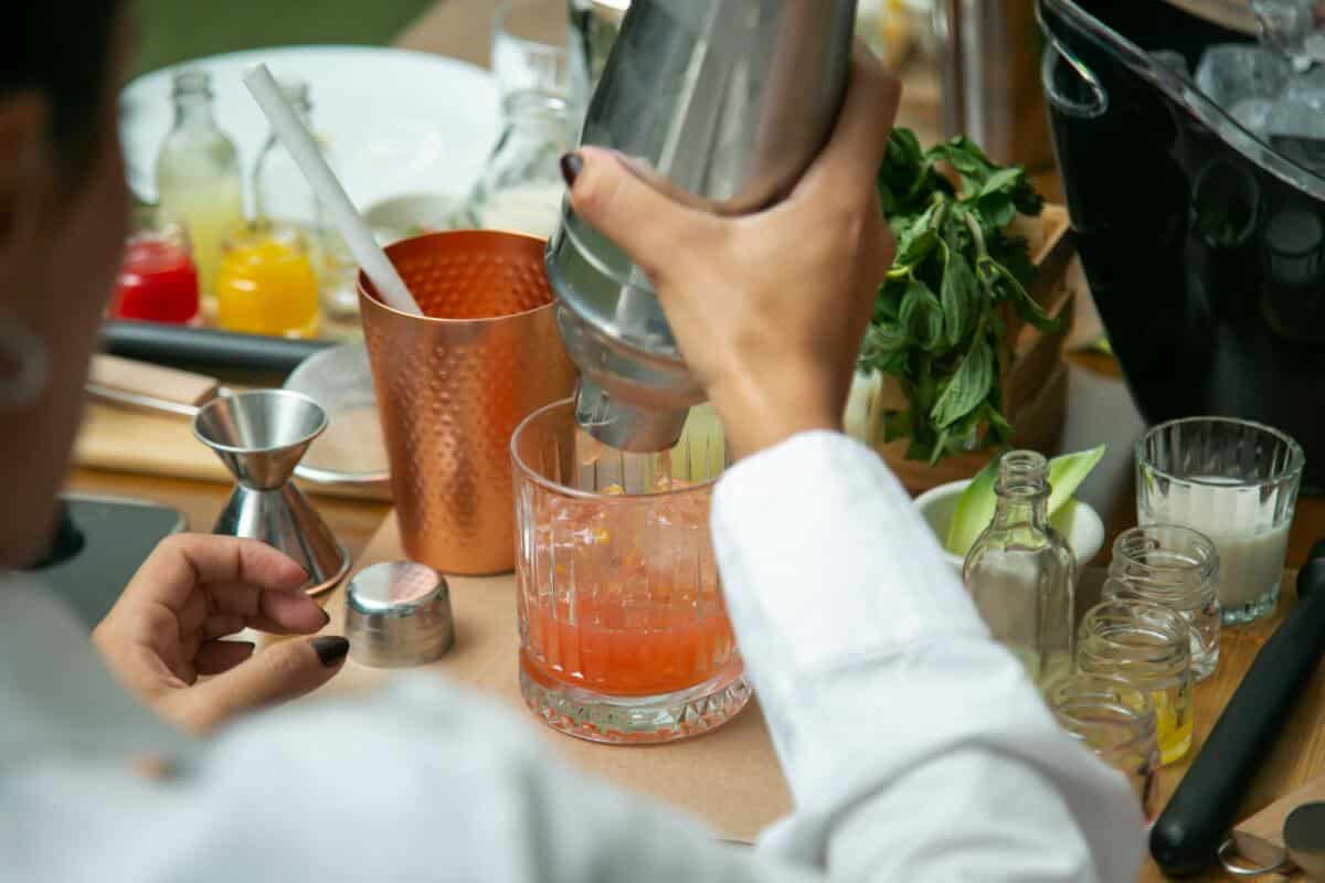 Cine Experience: Movie-Inspired Cocktails Workshop